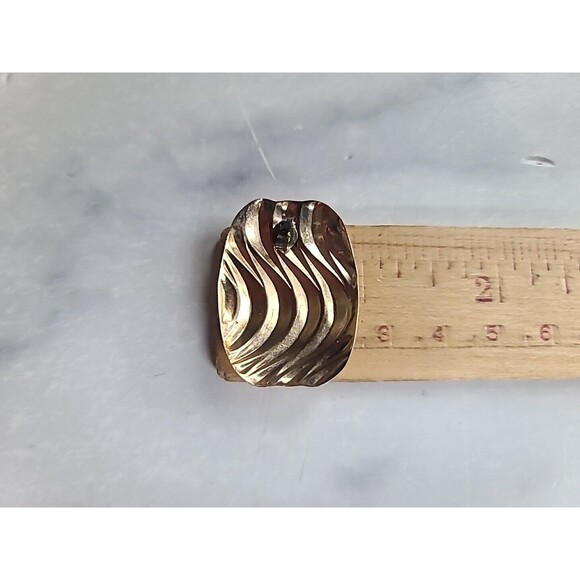 Gold Tone Metal Wavy Pierced Earrings Vintage - Picture 8 of 10